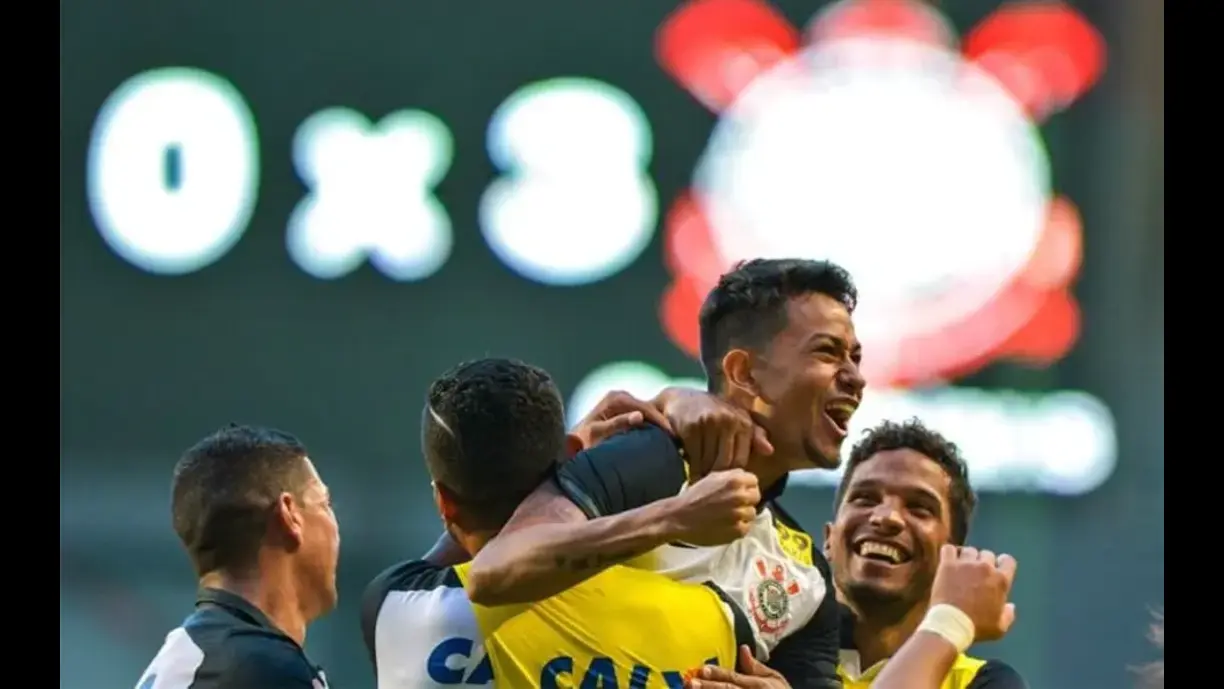 Corinthians vence Atlético-MG por 3 a 0 e dá passo importante rumo ao título do Brasileirão 2015. Foto: Reprodução