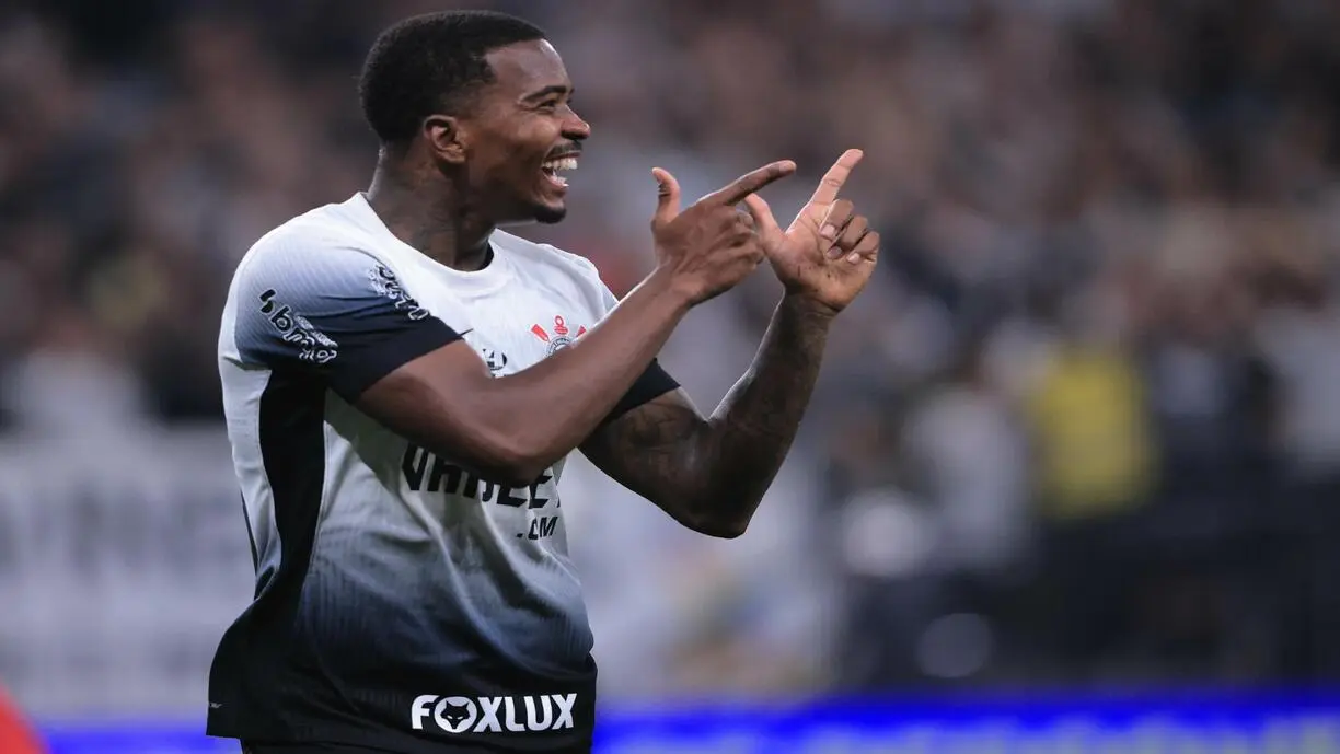 Resgatado por Dorival Júnior, Cacá vive novo momento no Corinthians nos últimos jogos - Foto: Ettore Chiereguini/AGIF