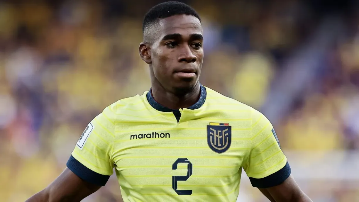 Félix Torres, do Corinthians, é convocado pelo Equador para enfrentar o Brasil na Data Fifa de junho, reforçando sua defesa sólida - Foto: Getty Images