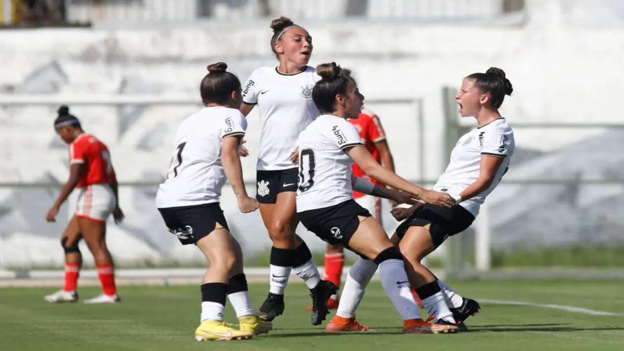 Vinda do América-MG, onde atuava no time Sub-20, a defensora também havia passado pelo SKA Brasil | Rodrigo Gazzanel/Agência Corinthians