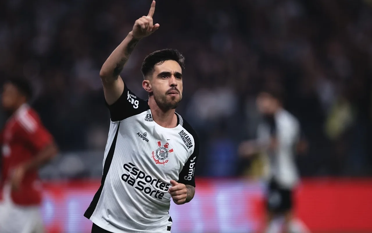 Igor Coronado comemora fase de Yuri Alberto no Corinthians e recebe elogios de Dorival Júnior - Foto: Ettore Chiereguini/AGIF