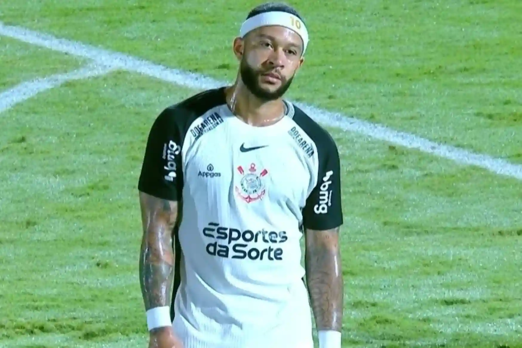 Técnico do Corinthians, Dorival Júnior fala sobre pênalti perdido por Memphis Depay