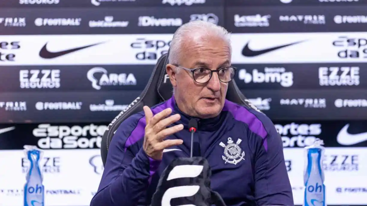 Dorival Júnior reconhece carências no elenco e revela alinhamento com a diretoria do Corinthians. Rodrigo Coca / Agência Corinthians.
