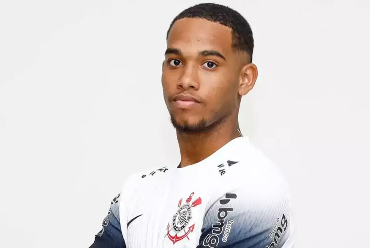 Elias Silva veste a camisa do Corinthians pela base e sonha alto: protagonismo e títulos em 2025. Foto: Reprodução
