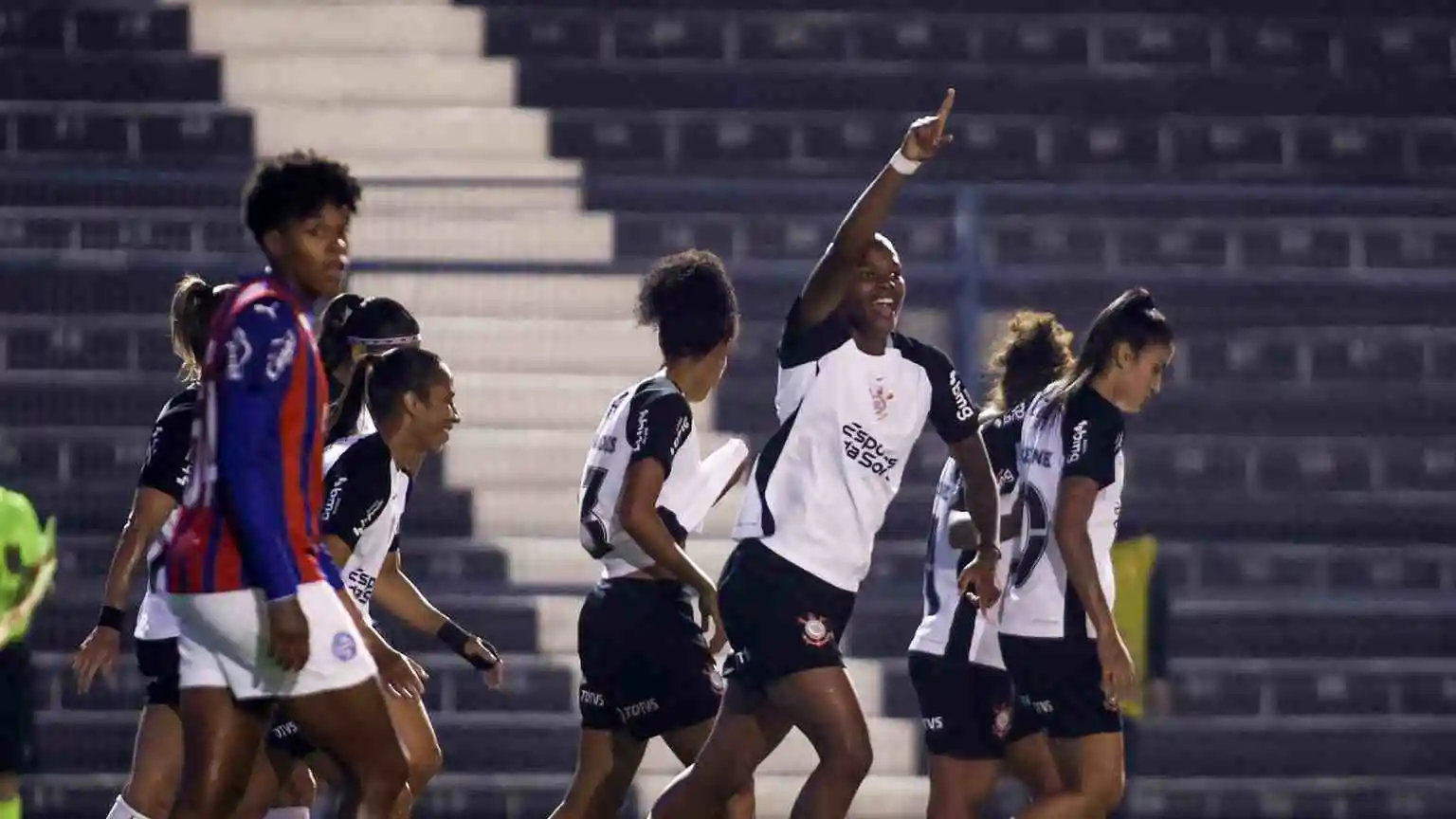 As Brabas golearam a equipe do Bahia por 5 a 1, tendo uma das melhores atuações do ano. Foto: Rodrigo Gazzanel/Corinthians.