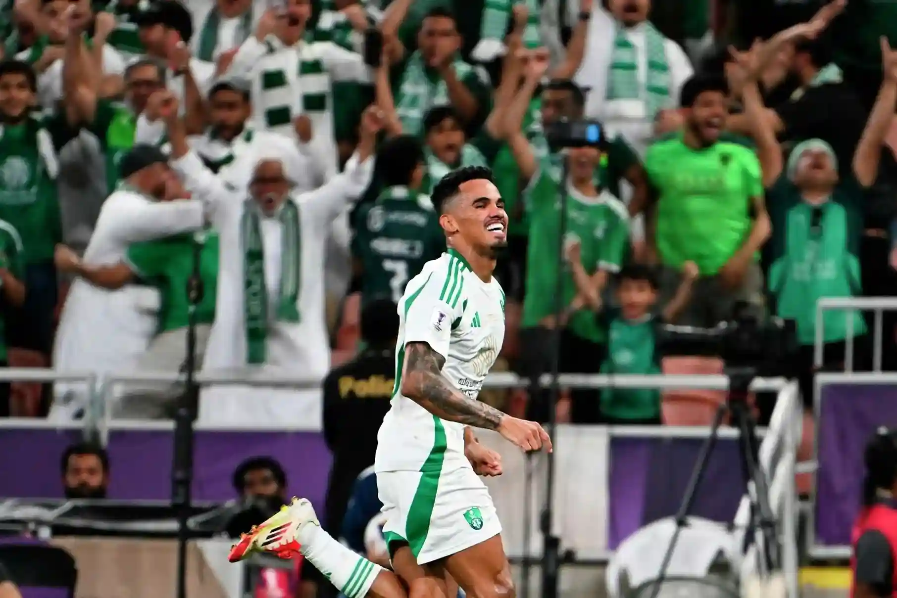 Jogador na mira do Corinthians é campeão no futebol asiático e desabafa: "Eu nunca desisti"