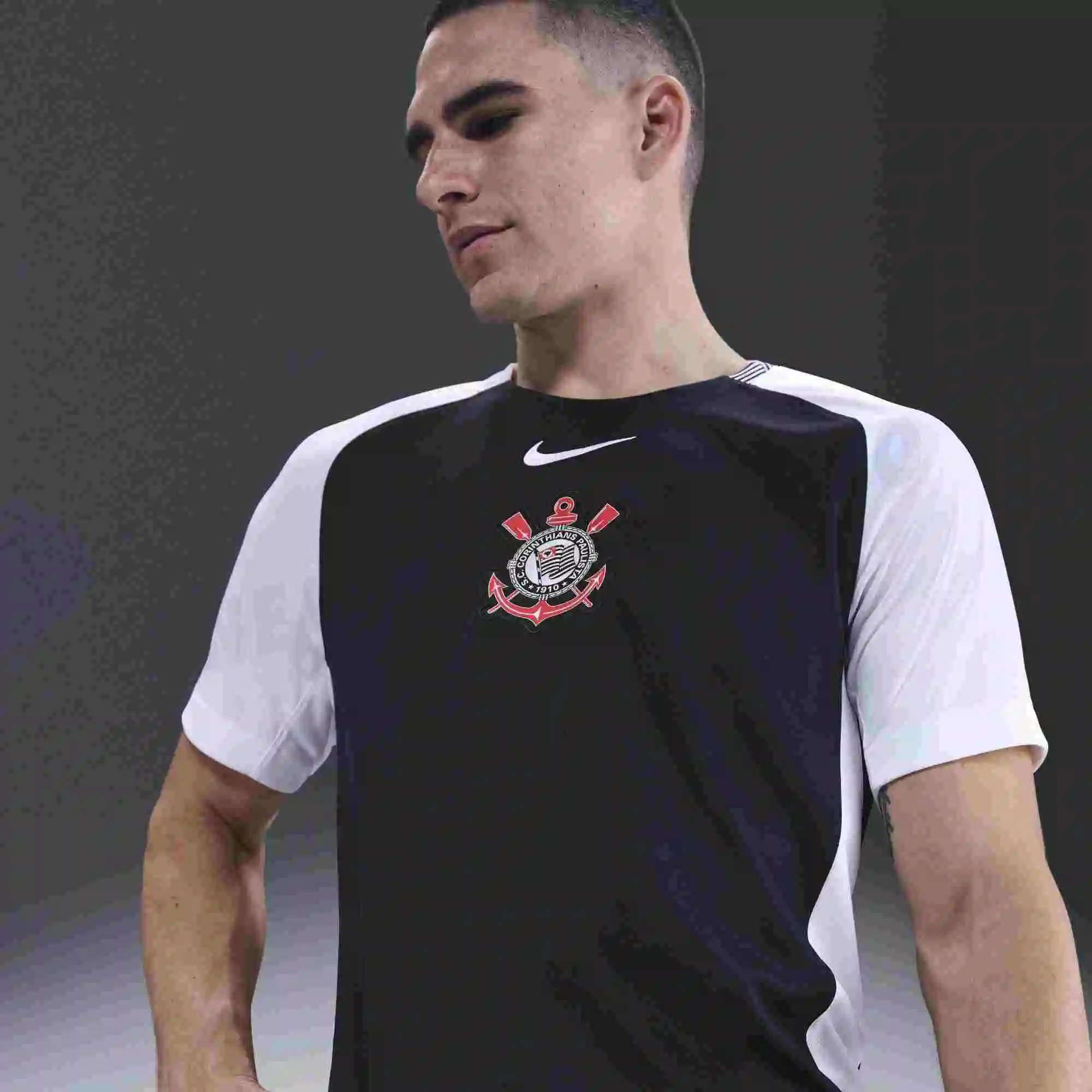 Camisa 2 do Corinthians também é em homenagem aos 25 anos do Mundial de Clubes de 2000 - Foto: Reprodução