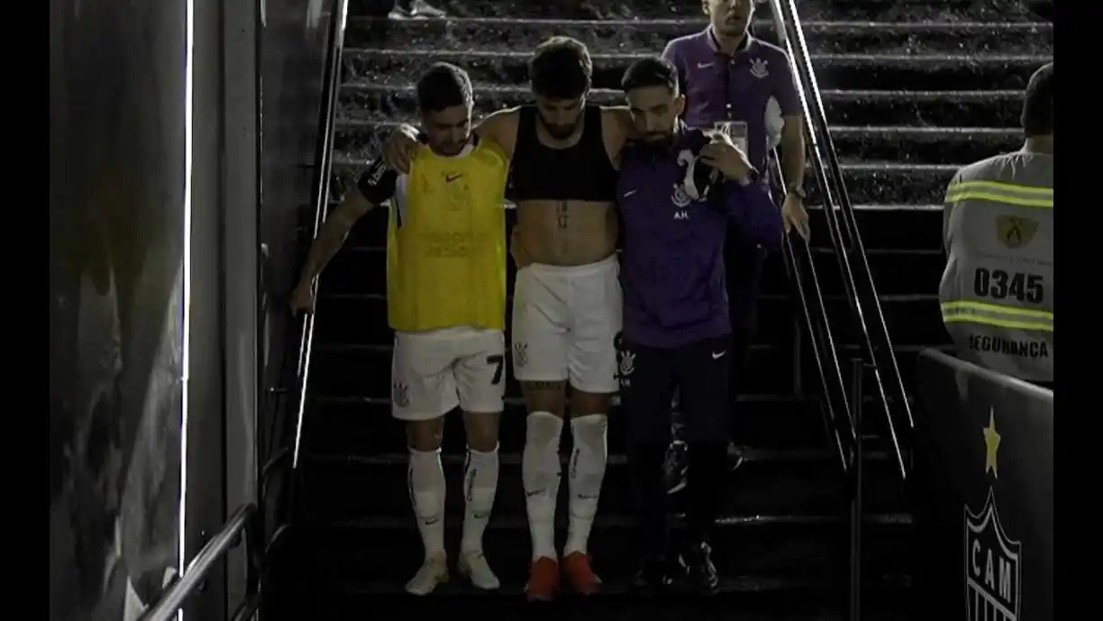 Yuri Alberto deixa o gramado mancando e preocupa o Corinthians para jogo contra Huracán