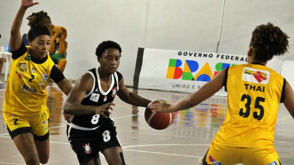 Corinthians vence ADRM Maringá pela Liga de Basquete Feminino
