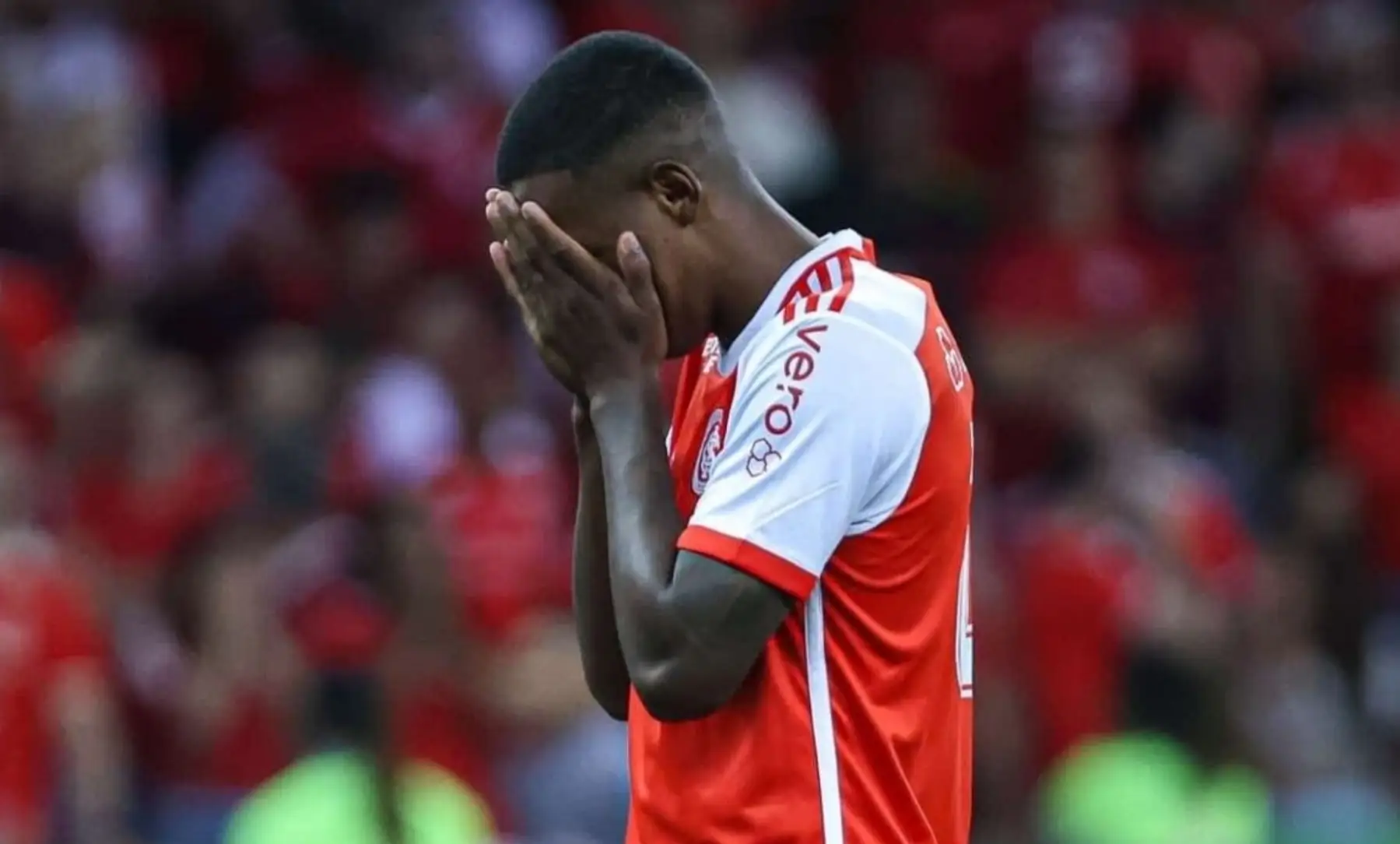 Ex-Corinthians revela saudade do Timão e detalha vida no futebol asiático