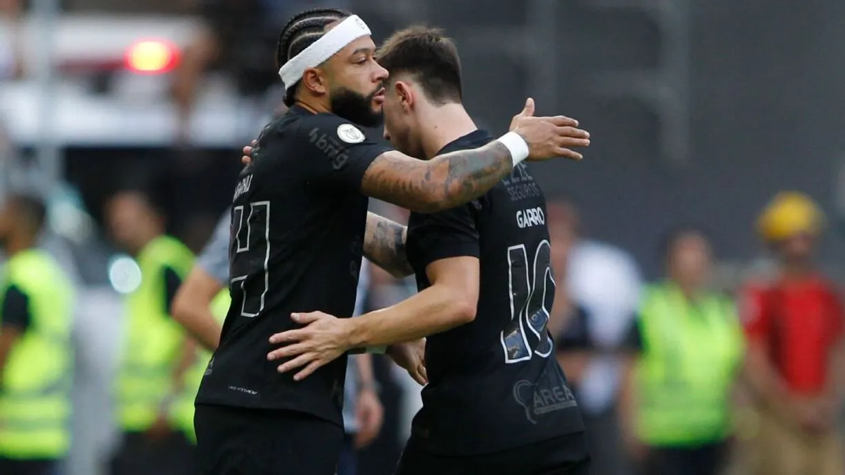 Quando Memphis Depay e Rodrigo Garro voltam a jogar pelo Corinthians? Dorival Júnior responde