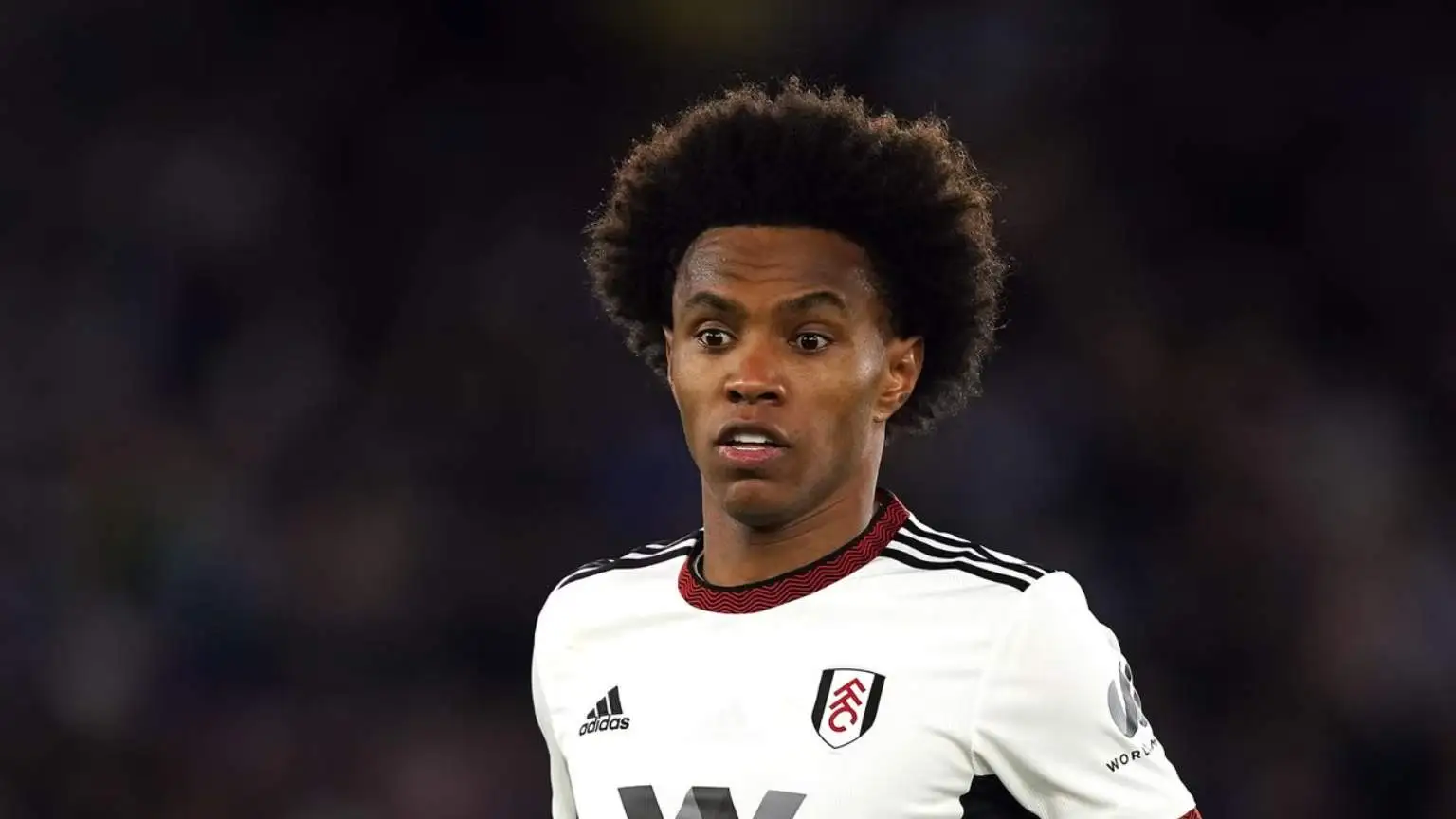 Willian se tornou o jogador sul-americano com mais atuações na Premier League na história. Foto: Mike Egerton/PA.