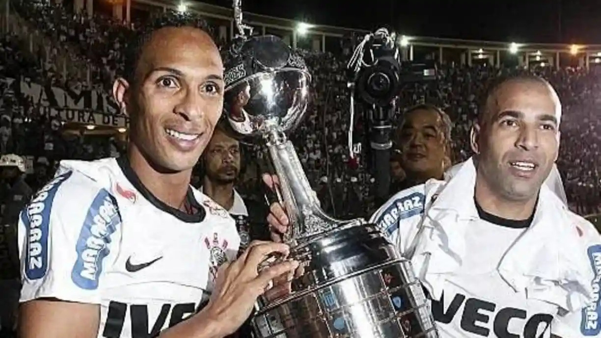 Pelo Corinthians, foram 111 aparições, com 50 gols anotados e três títulos em duas passagens | Divulgação/Corinthians