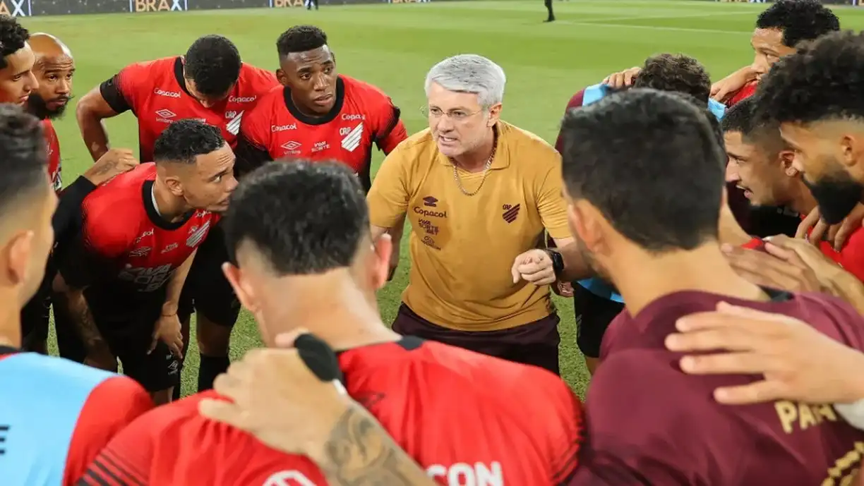 Ex-Corinthians está perto de fechar com o Athletico para a jogar a Série B do Campeonato Brasileiro