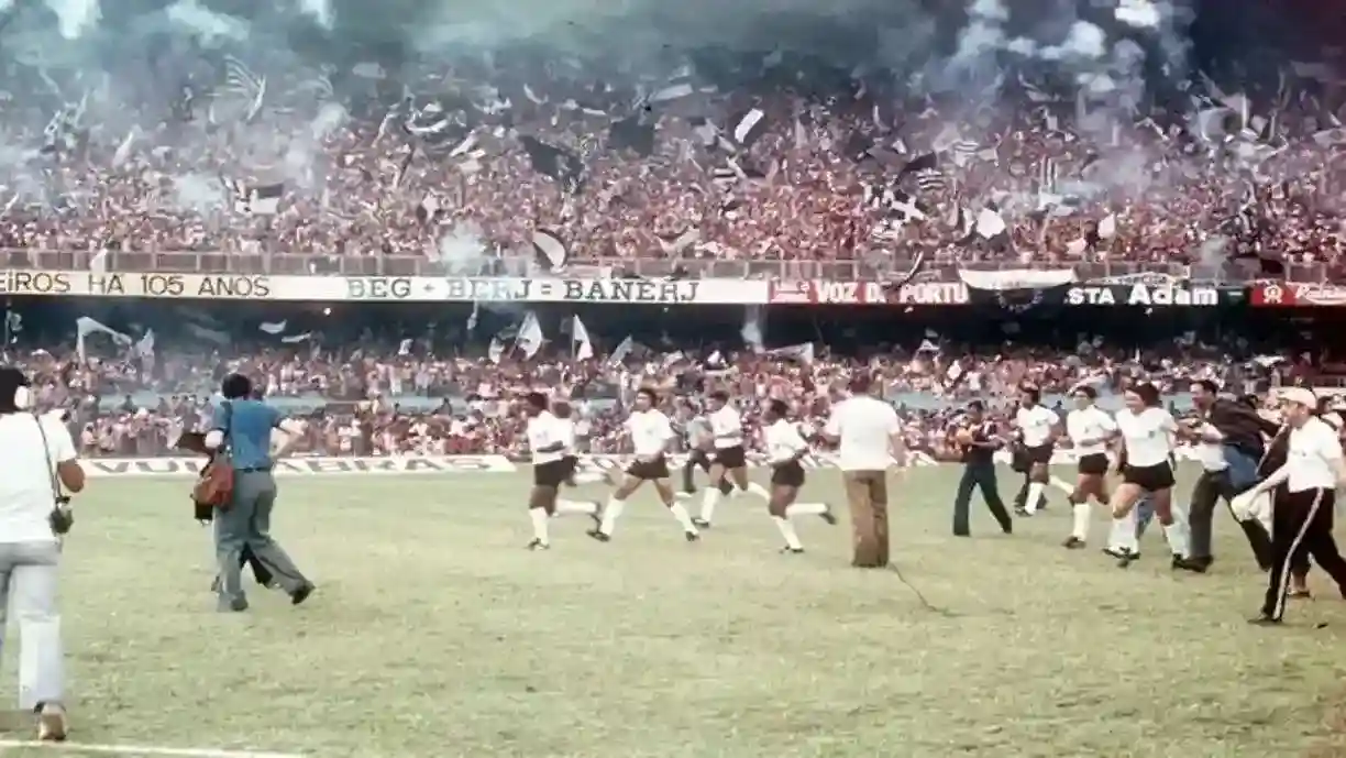 A invasão corintiana é um dos momentos históricos do Timão no Maracanã que completa 75 anos - Foto: Reprodução