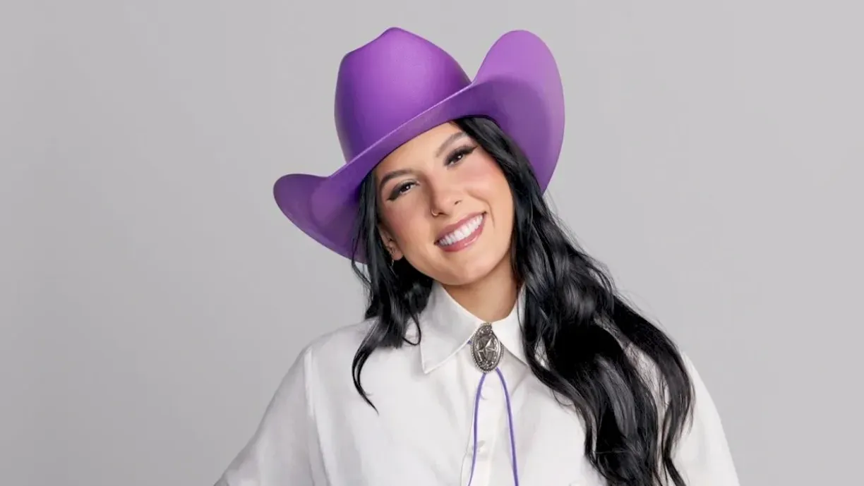 Após críticas em evento na Bahia, Ana Castela se defende nas redes e destaca respeito ao público e carinho com os fãs mirins - Foto: TMJ BRAZIL