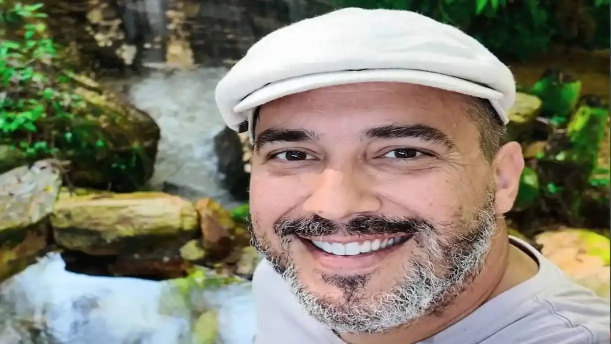André Marques pede ajuda aos fãs sobre homenagem ao pai