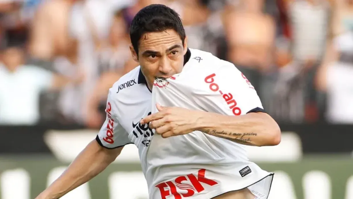 Chicão, ex-Corinthians, se despede após demissão inesperada, ressaltando o carinho e reconhecimento recebidos no clube - Foto: Reprodução