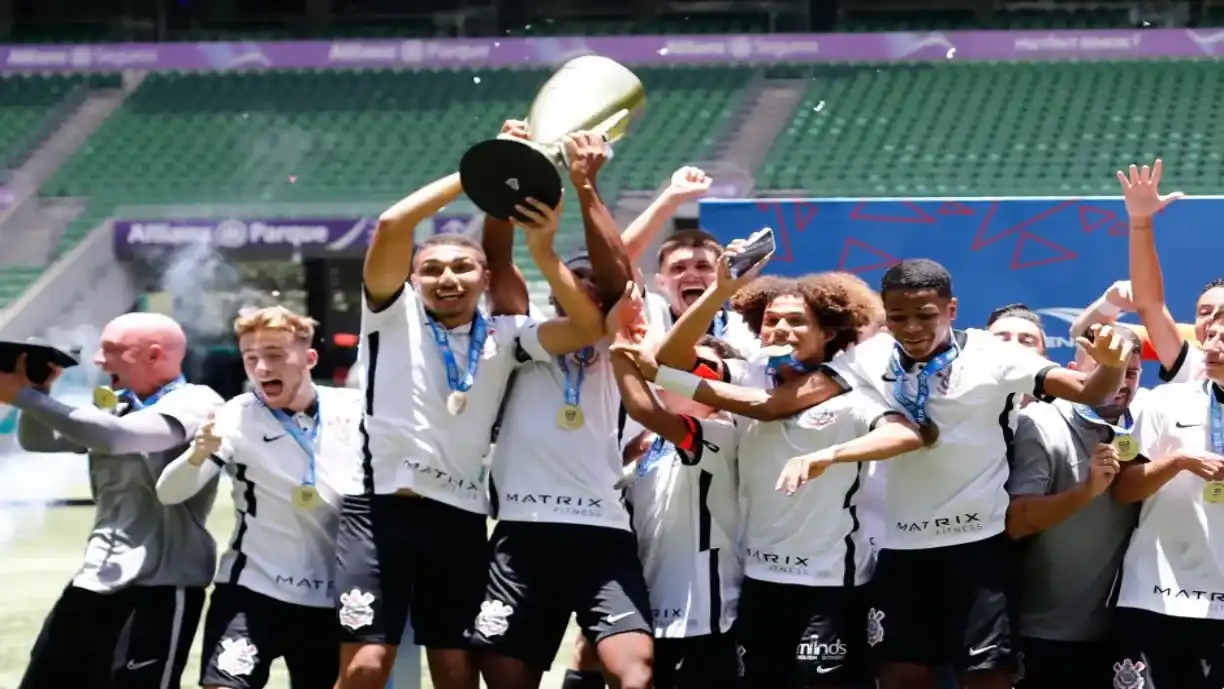 A base do Corinthians faturou quase R$ 300 milhões em vendas, reforçando sua posição entre os maiores exportadores - Foto: Rodrigo Gazzanel /Agência Corinthians