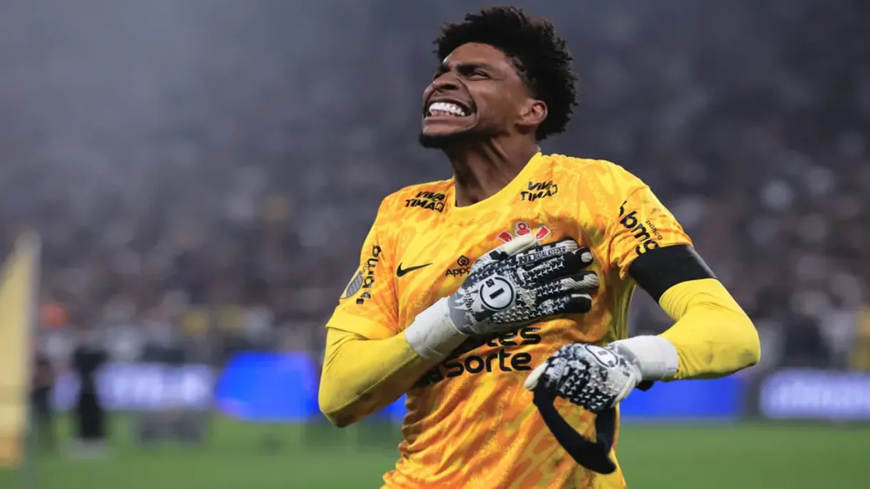 Clubes monitoram Hugo Souza: saiba a resposta do Corinthians