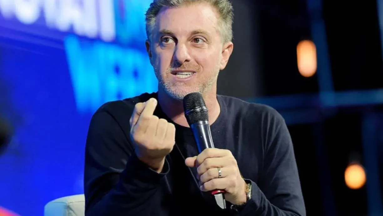 Luciano Huck se surpreende ao entregar prêmio de R$ 1 milhão e brinca com Angélica após receber elogios inesperados de uma participante - Foto: divulgação