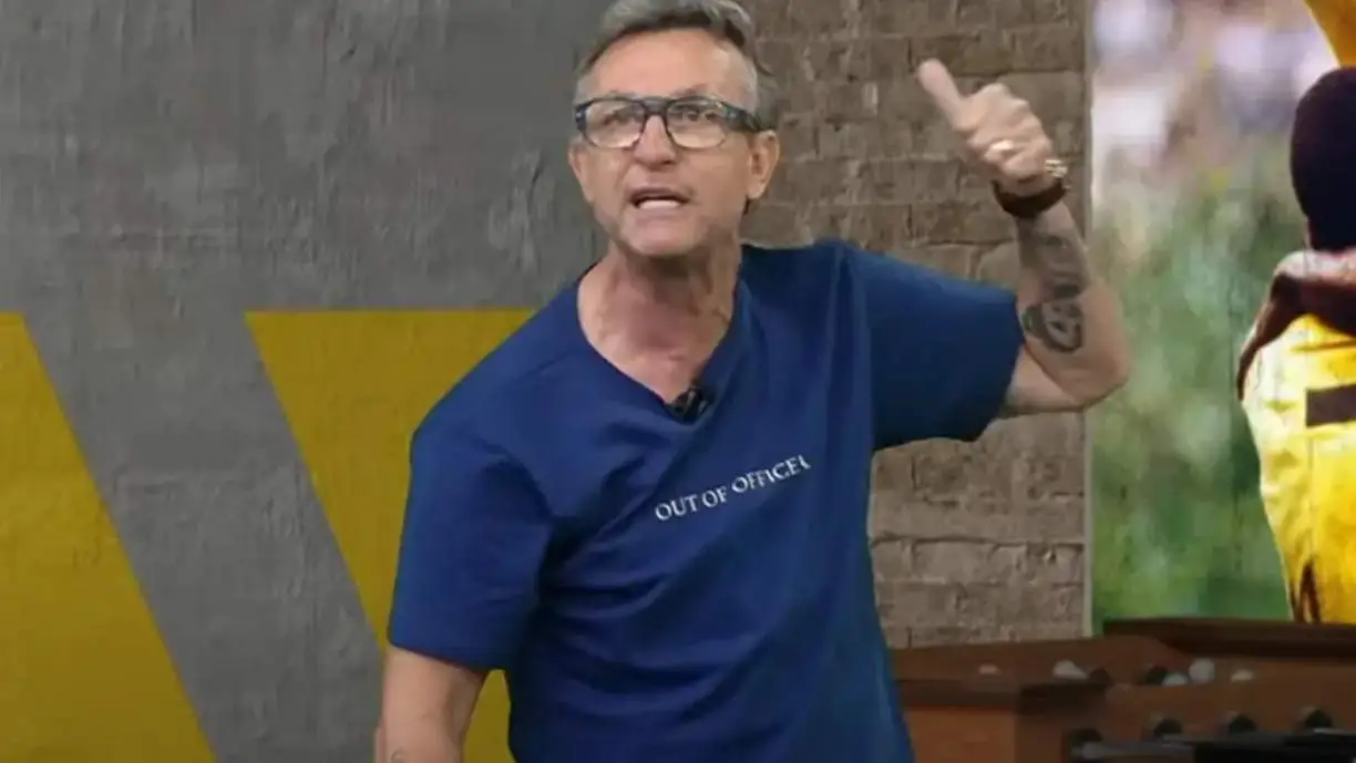 O ex-jogador e comentarista, Craque Neto, aponta Matheuzinho como pior em campo no empate do Corinthians com o Vitória. Foto: Reprodução