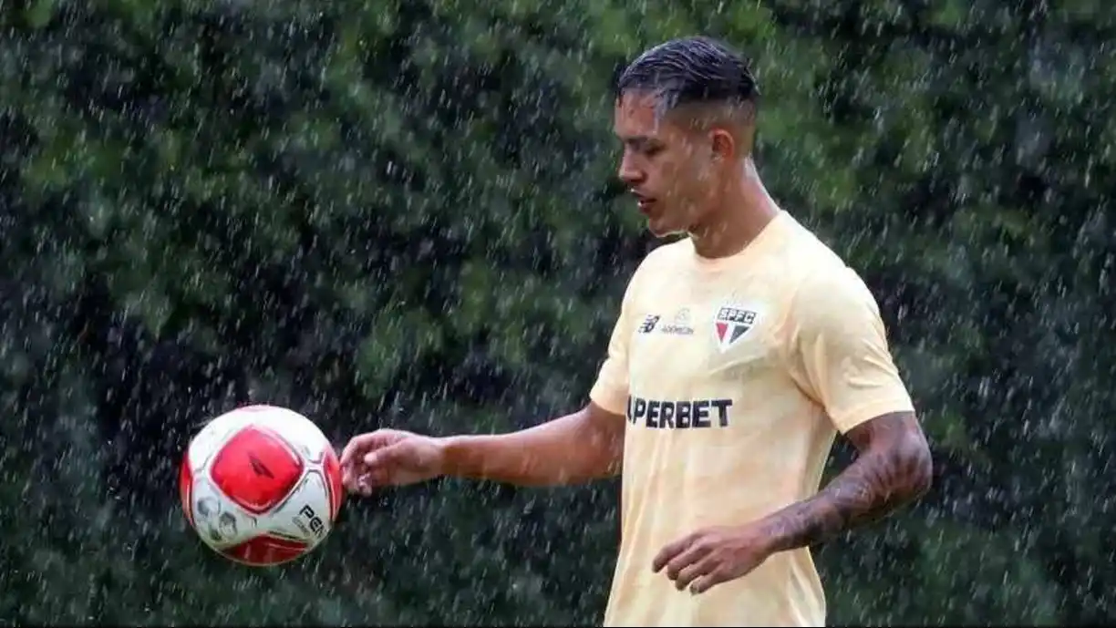Corinthians avança por lateral do São Paulo: Igor Vinícius pode reforçar o Timão