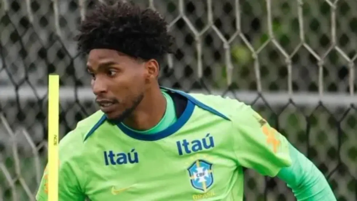 Esta é a segunda vez que o goleiro Hugo Souza é convocado para a seleção brasileira | Rafael Ribeirorio/CBF