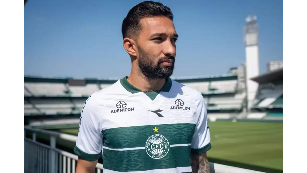 Clayson, atacante ex-Corinthians, é anunciado como reforço do Coritiba