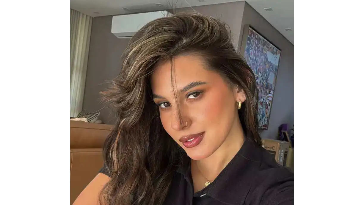 Ana Castela mudou o visual com luzes e corte volumoso antes de lançar música inédita com Gustavo Mioto - Foto: Reprodução