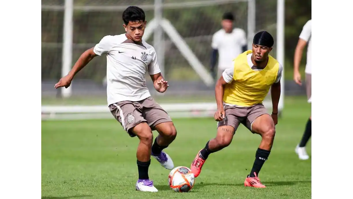 Equipe sub-20 do Corinthians finaliza preparação para duelo contra o Flamengo pelo Brasileirão