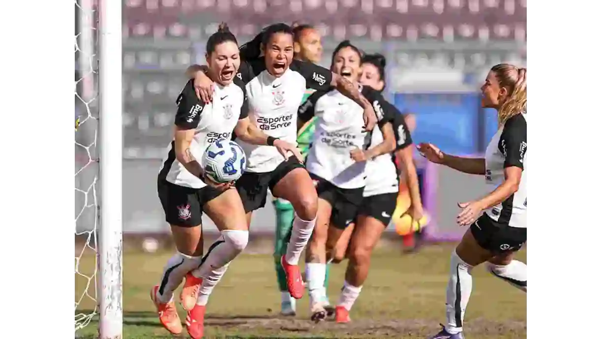 Corinthians vence Cruzeiro e confirma segunda colocação geral no Brasileirão Feminino