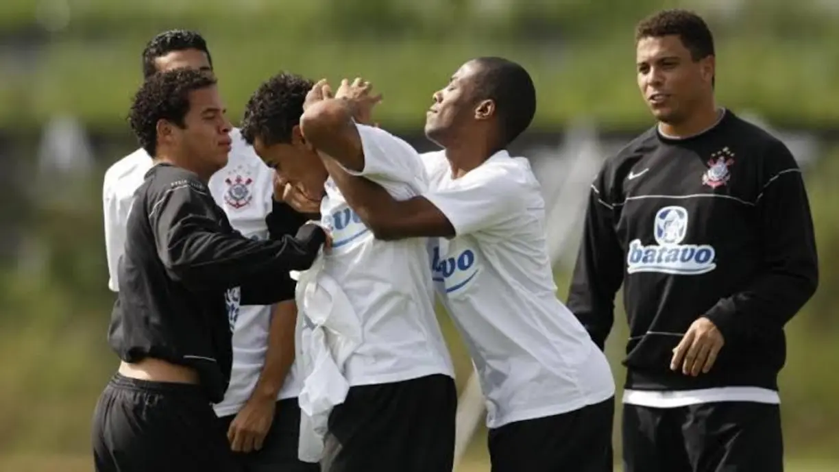 Com a camisa do Corinthians, o atacante conquistou a Série B de 2008, o Paulistão e Copa do Brasil, ambos de 2009 | Divulgação/Corinthians
