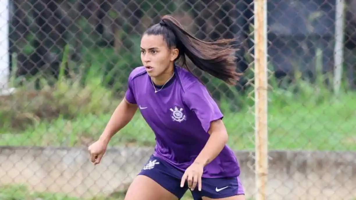 Mariza destaca evolução do Corinthians e revela segredo para resistência em campo