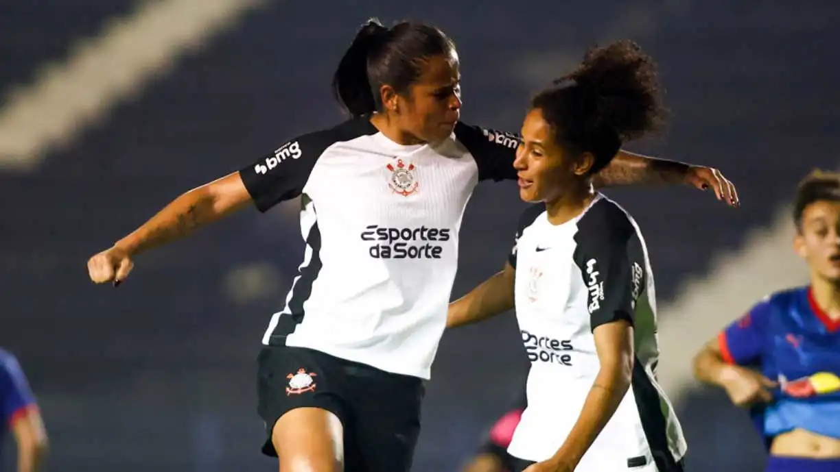 A jogadora vive grande fase com a camisa do Timão, liderando a artilharia da equipe e sendo decisiva nos momentos importantes da temporada. Foto: Reprodução