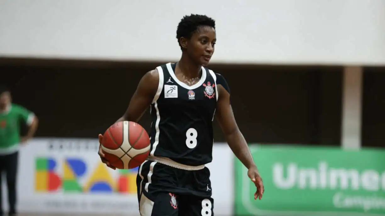 Ana Beatriz celebra vitória do Corinthians na LBF, exalta a força da Fiel e valoriza o orgulho de defender. Foto: Giuliano Abrahão / Agência  Corinthians
