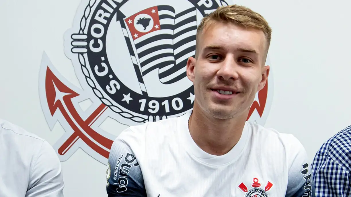 Charles, meio-campista do Corinthians, interessa ao Athletico Paranaense nesta janela de transferências - Foto: Rodrigo Coca/Agência Corinthians