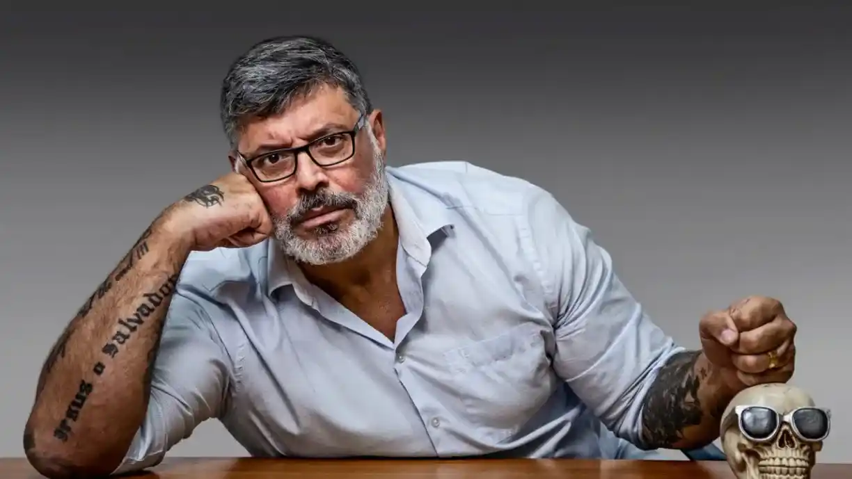 Após reconciliação, Alexandre Frota sela a paz com diretor de TV com jantar e selfie em clima de amizade - Foto: Jefferson Coppola/VEJA 
