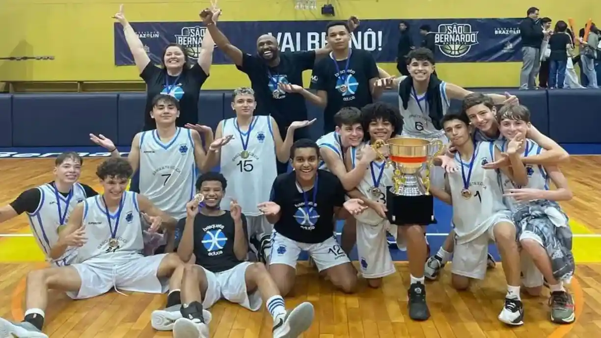 Estrelas do basquete do Corinthians apoiam projeto social em Diadema e servem de inspiração a jovens com ações educativas e inclusão - Foto: Basquete Educa