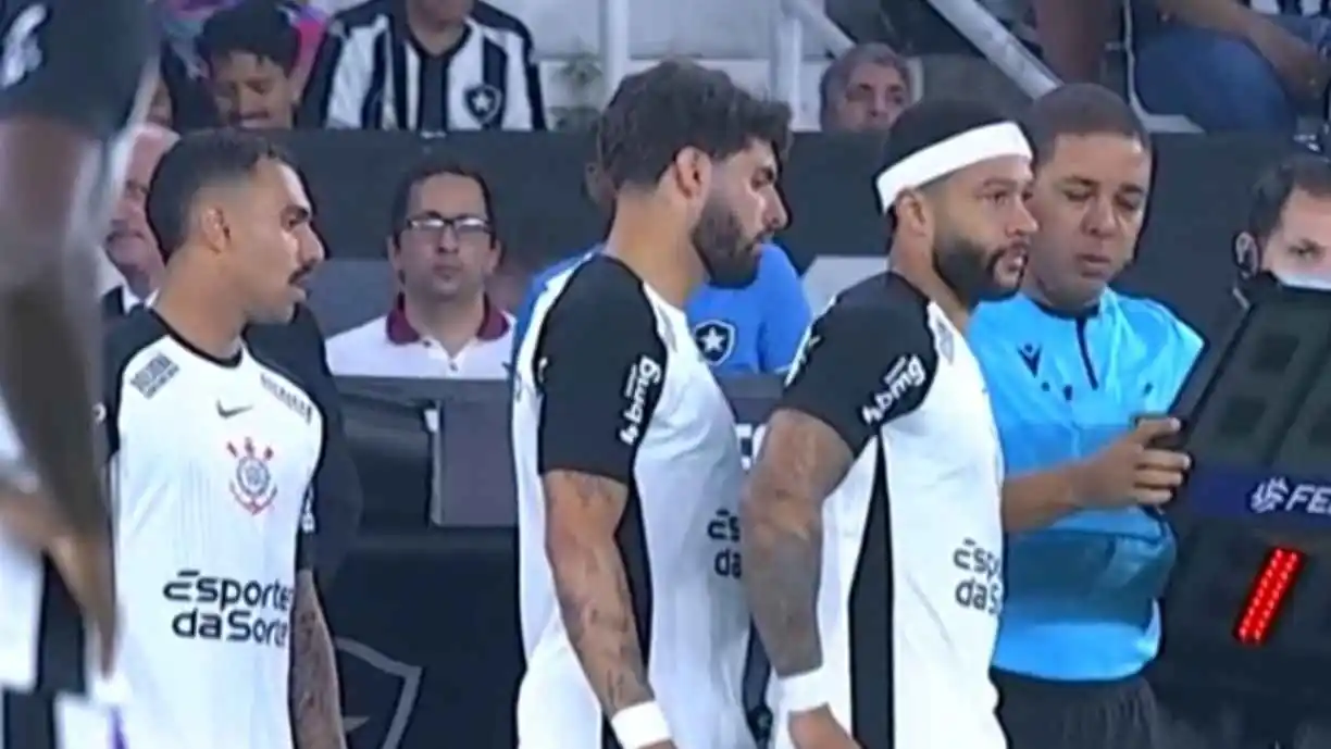 Depay marca nos acréscimos e garante empate heróico do Corinthians contra o Botafogo, no Nilton Santos. Foto: Reprodução Prime Video
