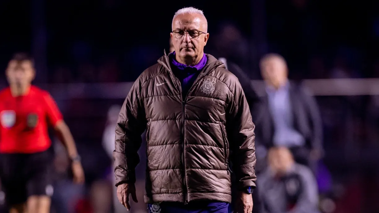 Dorival Júnior lamenta apatia em clássico e comenta substituição de Memphis Depay - Foto: Rodrigo Coca/Agência Corinthians