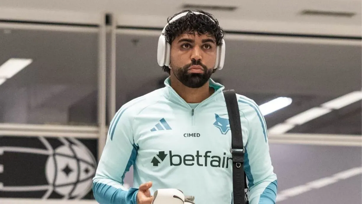 Gabigol provoca jogador do Corinthians em resposta a torcida na Neo Química Arena