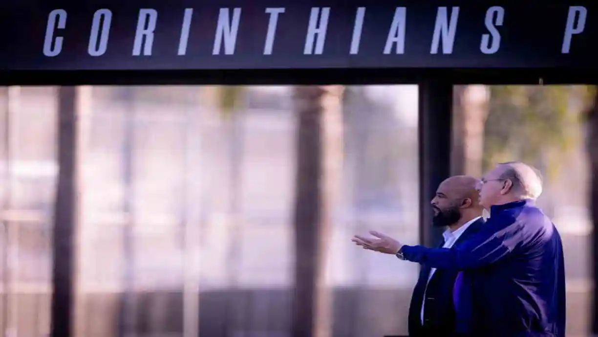 Corinthians tenta convencer Palacios a aceitar empréstimo ao Austin FC, já que é a quarta opção da lateral no elenco - Foto: Reprodução