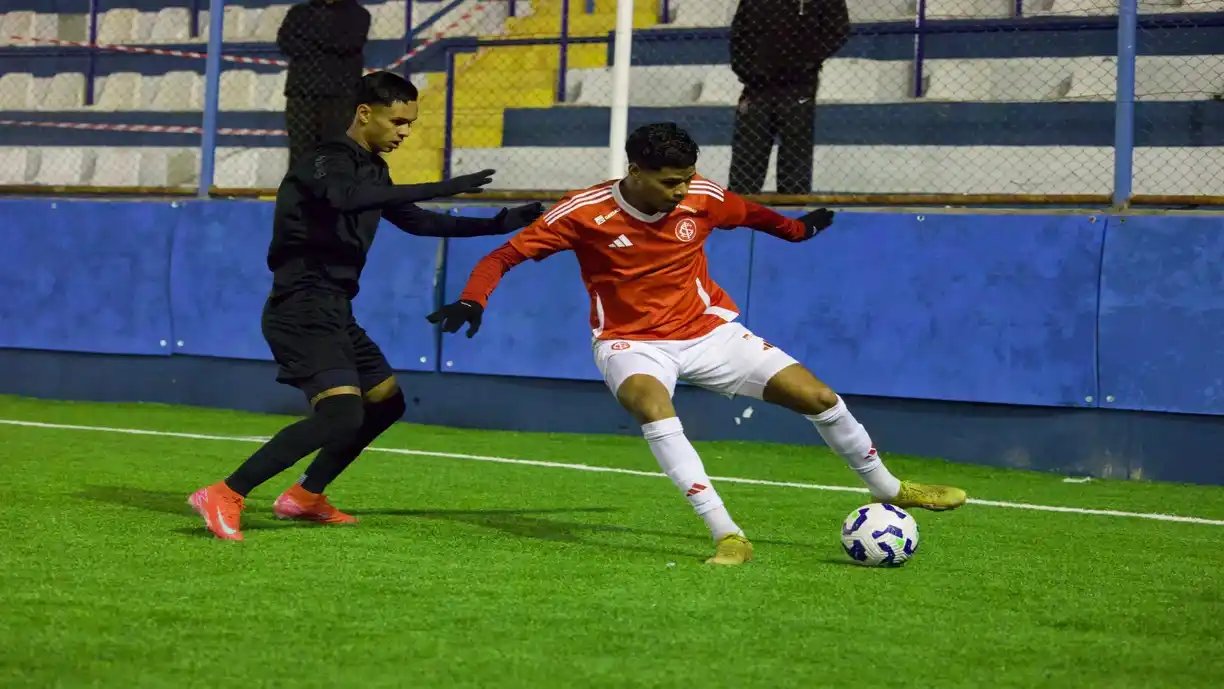 Corinthians não aproveita expulsão de atleta do Internacional e é derrotado no Brasileirão sub-20 - Foto: Rafaela Frison/SC Internacional