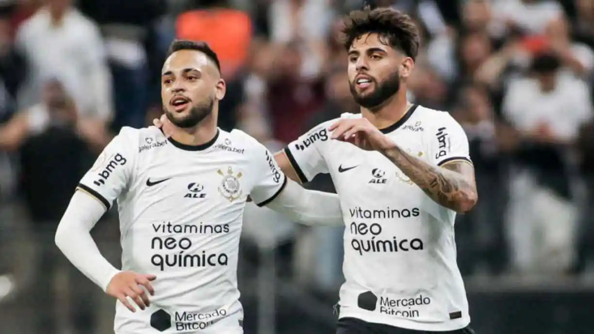 Jogador sente novo problema físico contra o Ceará e preocupa o Corinthians com possível desfalque em sequência decisiva da temporada. Foto: Reprodução