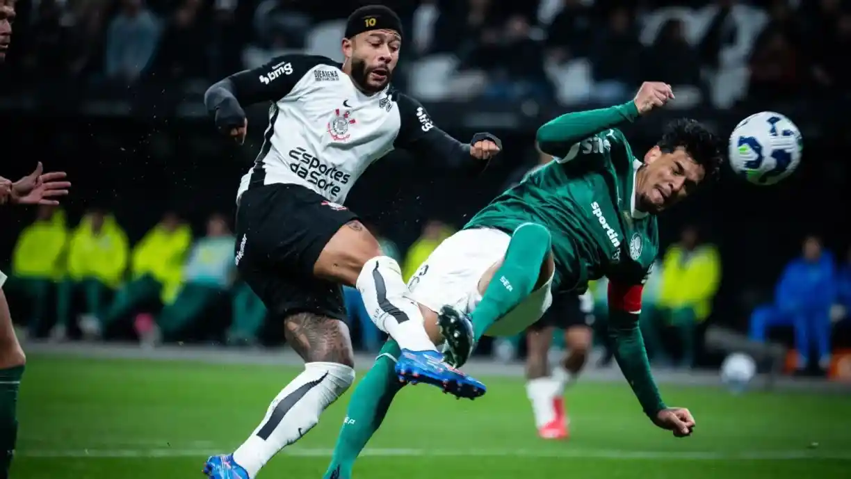 Memphis Depay decide dérbi entre Corinthians e Palmeiras na Copa do Brasil - Foto: REBECA SCHUMACKER/ENQUADRAR/ESTADÃO CONTEÚDO