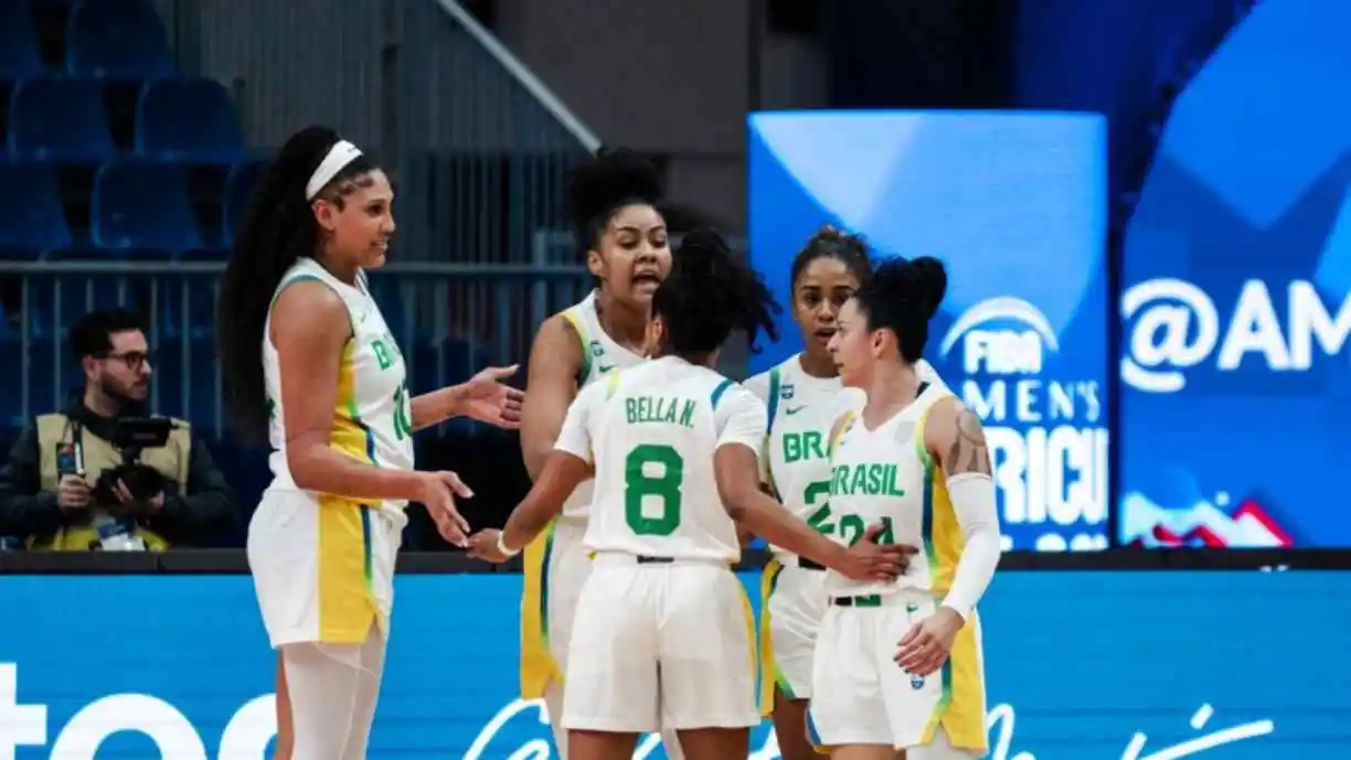 Alana Gonçalo e o técnico Bruno Guidorizzi representam o Corinthians na AmeriCup Feminina pela Seleção Brasileira. Foto: Reprodução