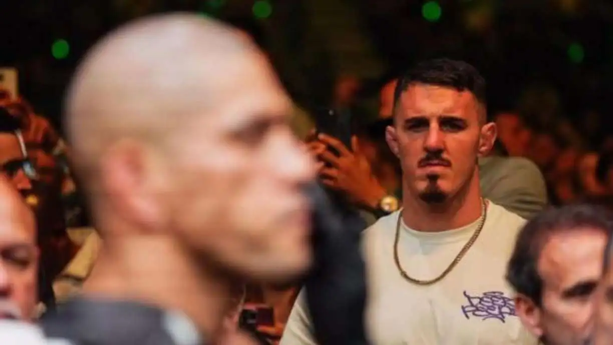 Tom Aspinall sai em defesa de Magomed Ankalaev, elogiando o desempenho do russo e pedindo mais respeito dos fãs. Foto: Reprodução