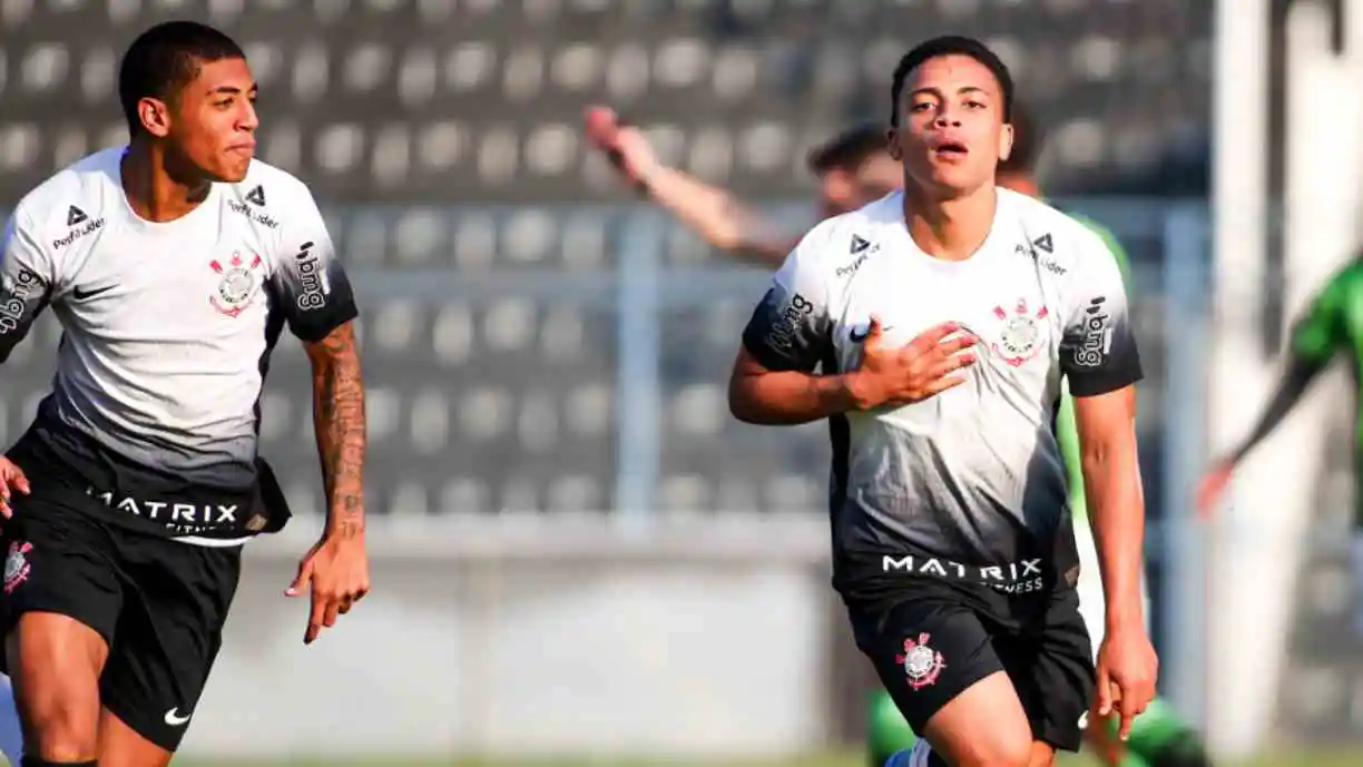 Corinthians reforça proteção de jovens promessas com multas rescisórias milionárias para afastar investidas. Foto: Rodrigo Gazzanel/ Agência Corinthians