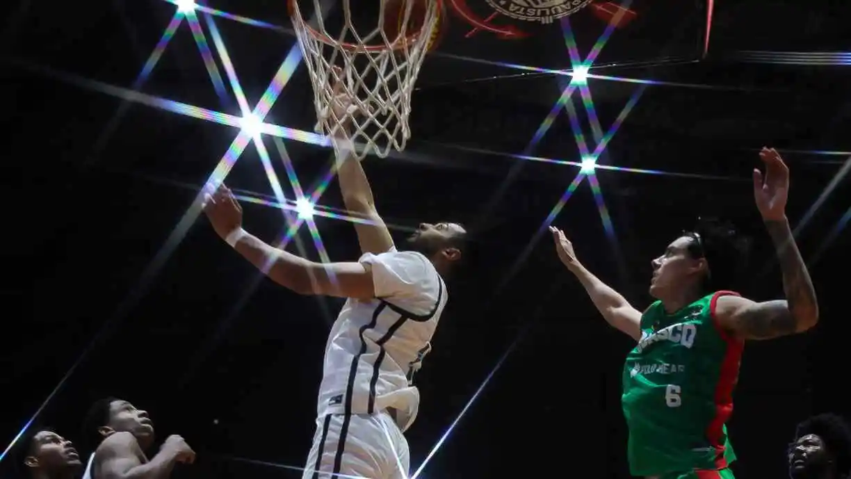 Corinthians vence Basket Osasco e Elinho alcança marca histórica